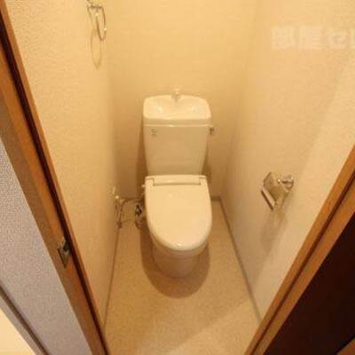 
						※写真は1002号室の物です(色違い有り)