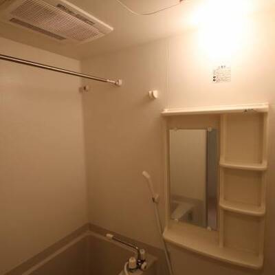 
						503号室内装写真参照