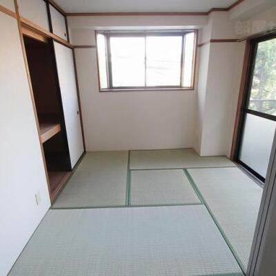 
						和室でごろごろできます。