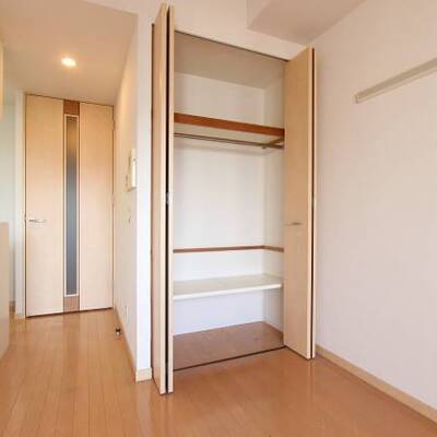 
						大型の収納あります。
